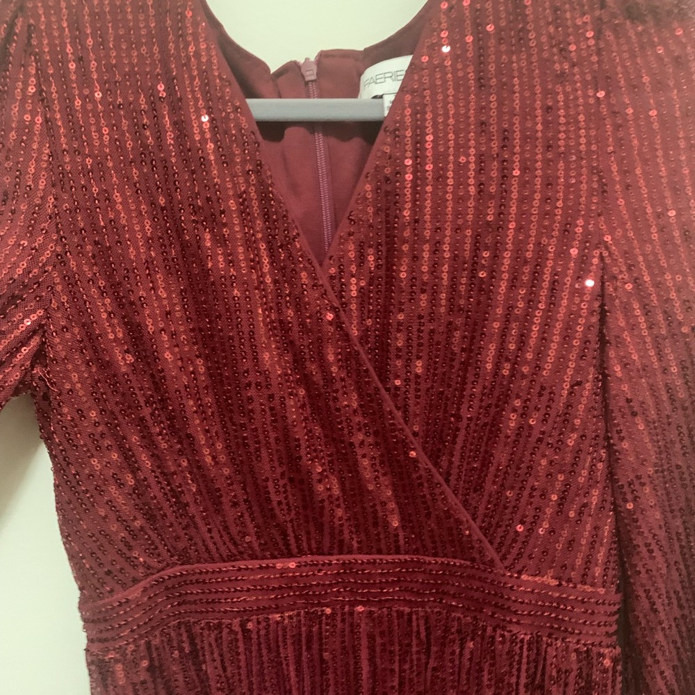 Elegant Red Sequin Gown - Picture 5 of 8